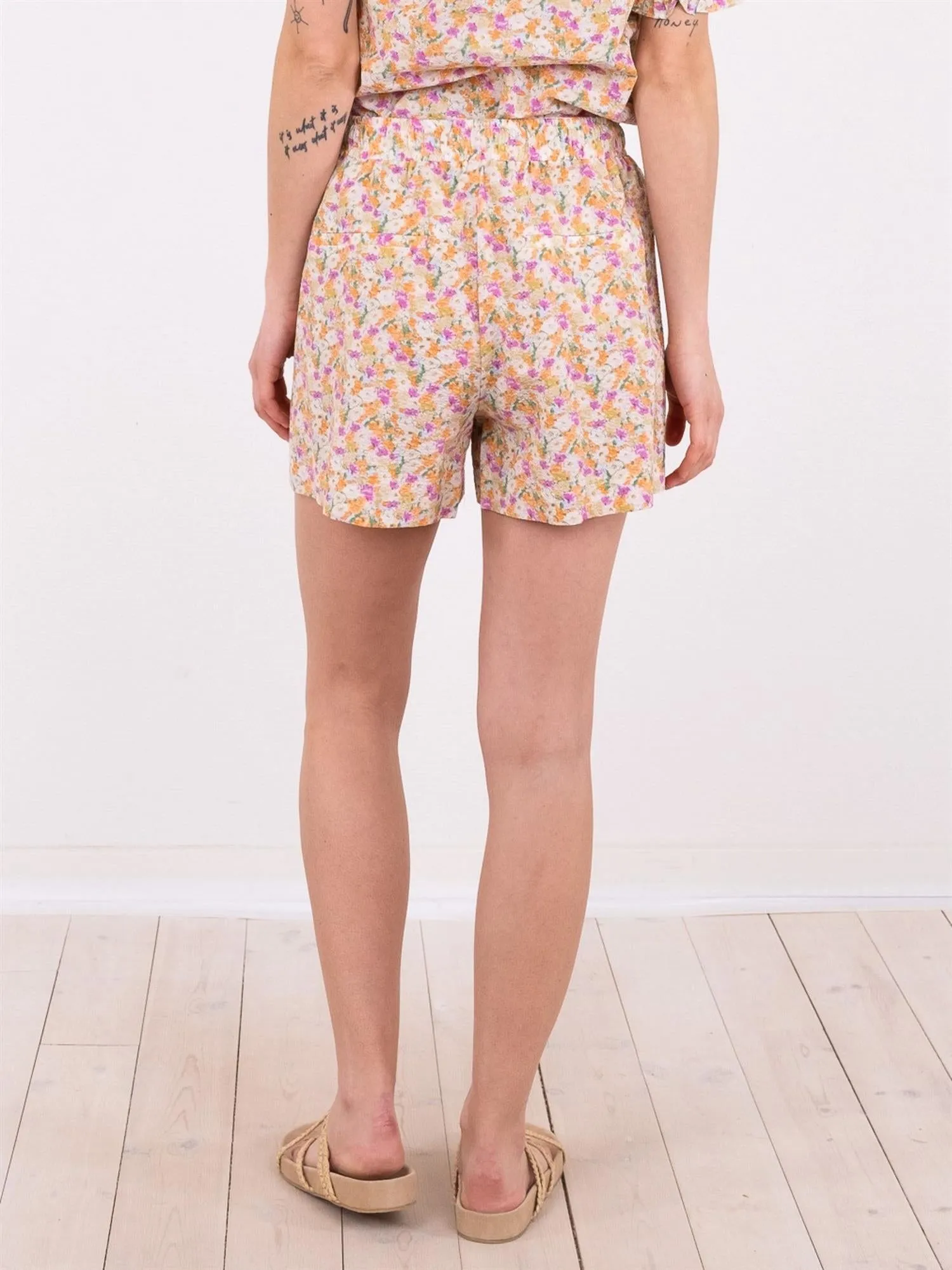 ABBIGAIL FLOWER DAWN SHORTS