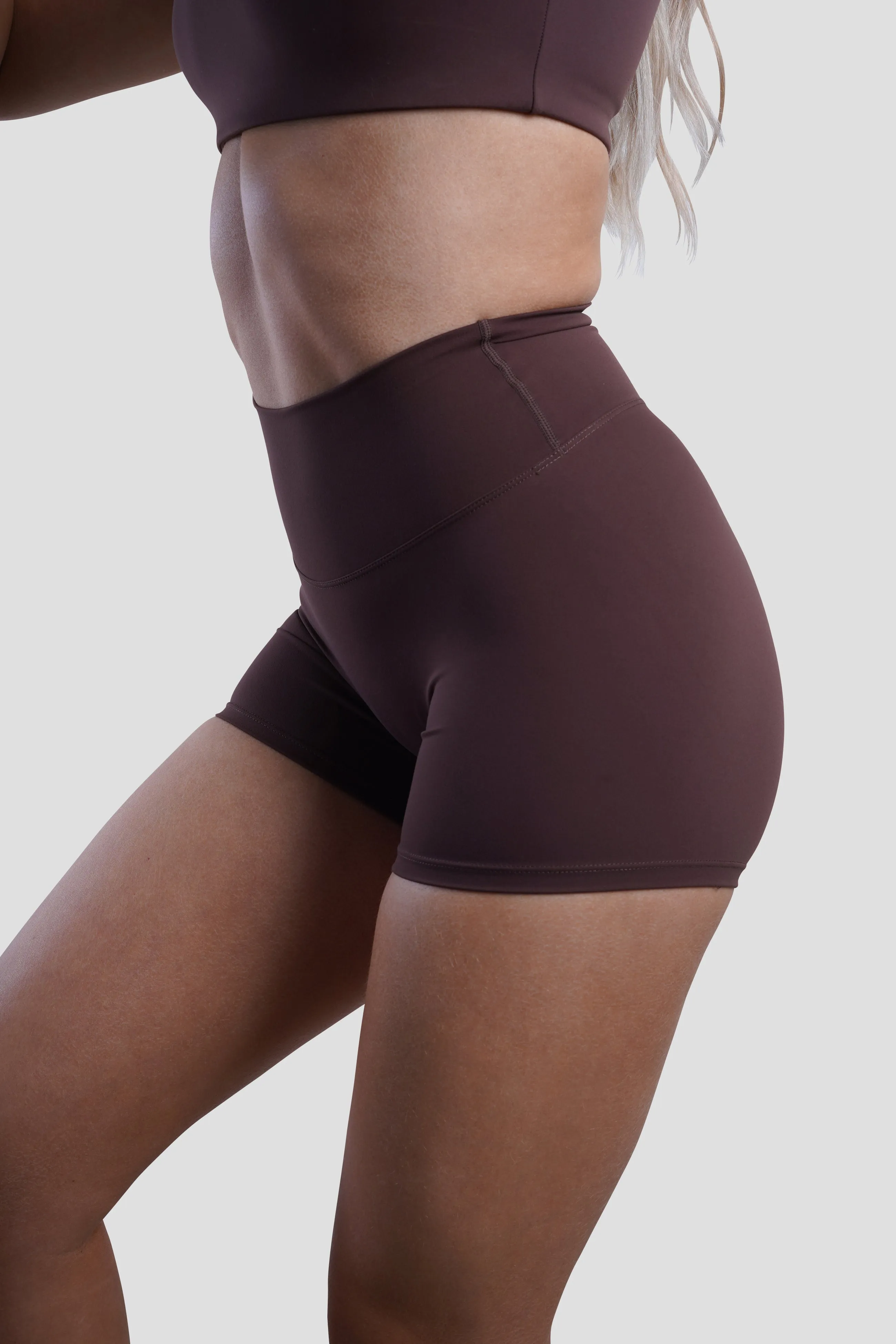 SLEEK SCRUNCH SHORTS -  ESPRESSO